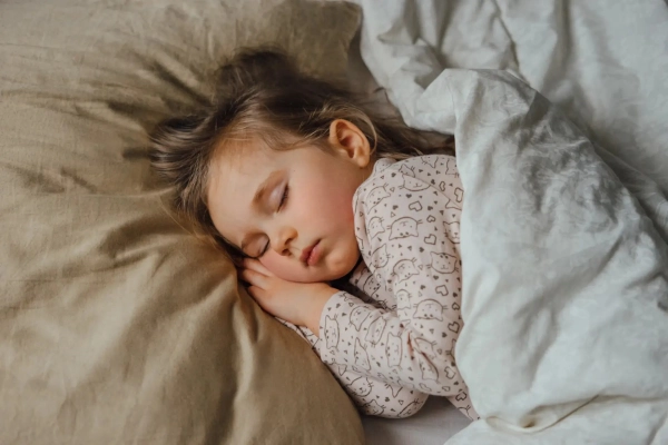 Zähneknirschen bei Kindern: Ursachen, Symptome & Behandlung